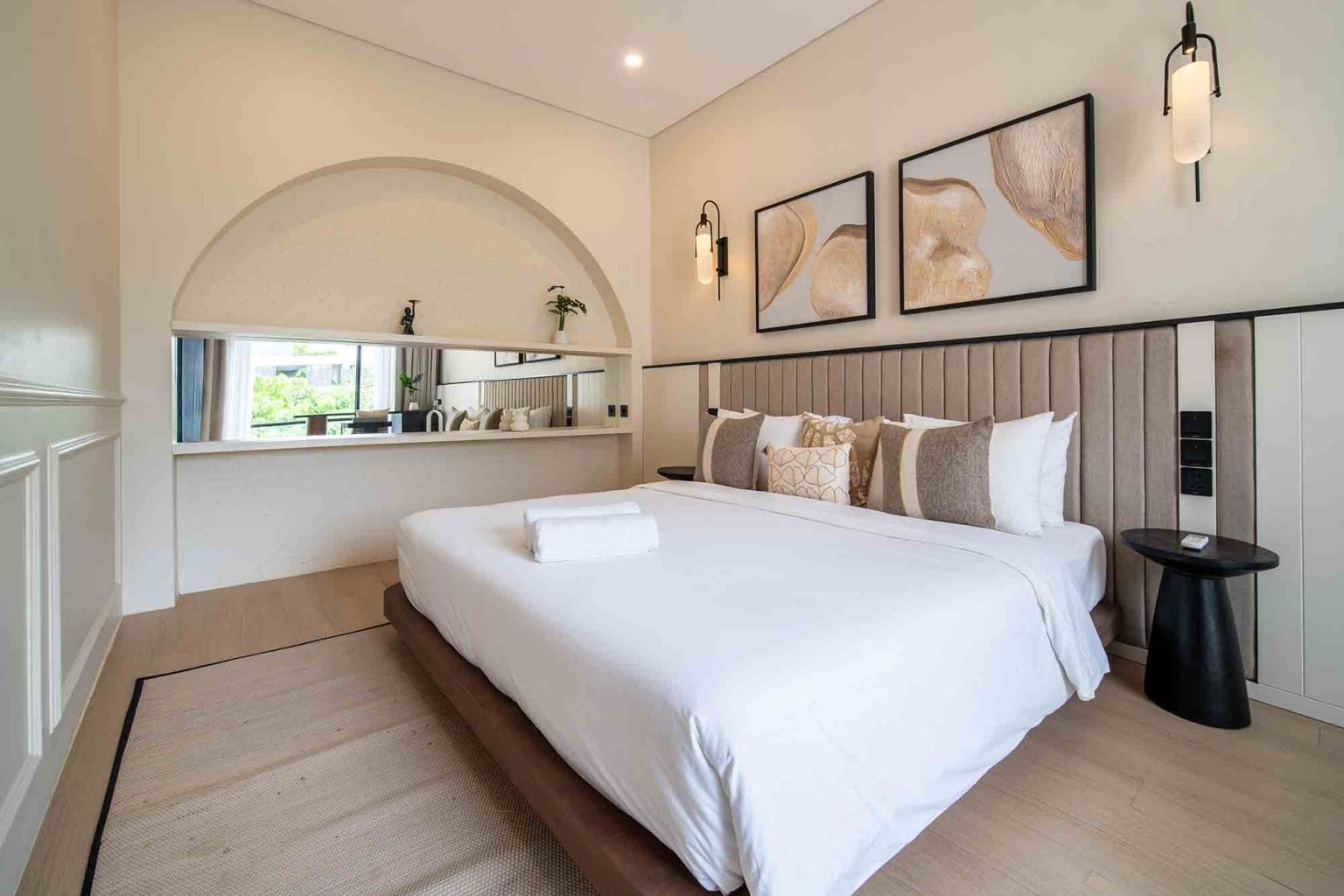 Bedrooms, view 4